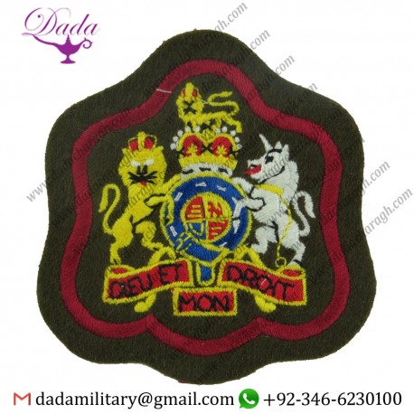 Blazer Badge Badge (Royal Artillery) On Khaki Red Border Queen's Crown. Embroidered Warrant Officer Rank Badge